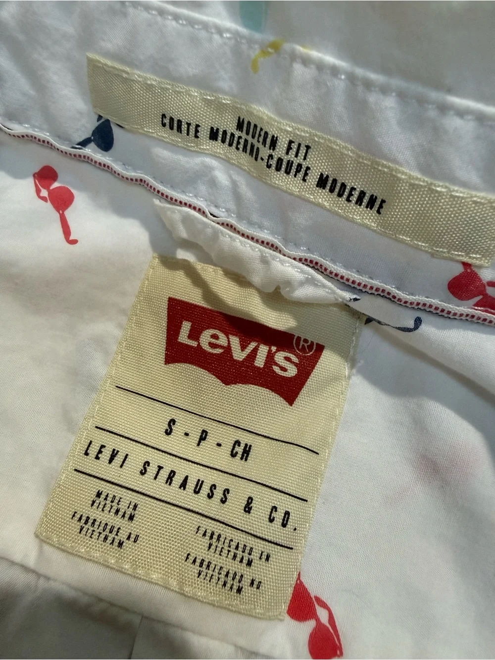 Levi's White Short-Sleeve Button-Down Shirt with Multicolor Sunglasses Print